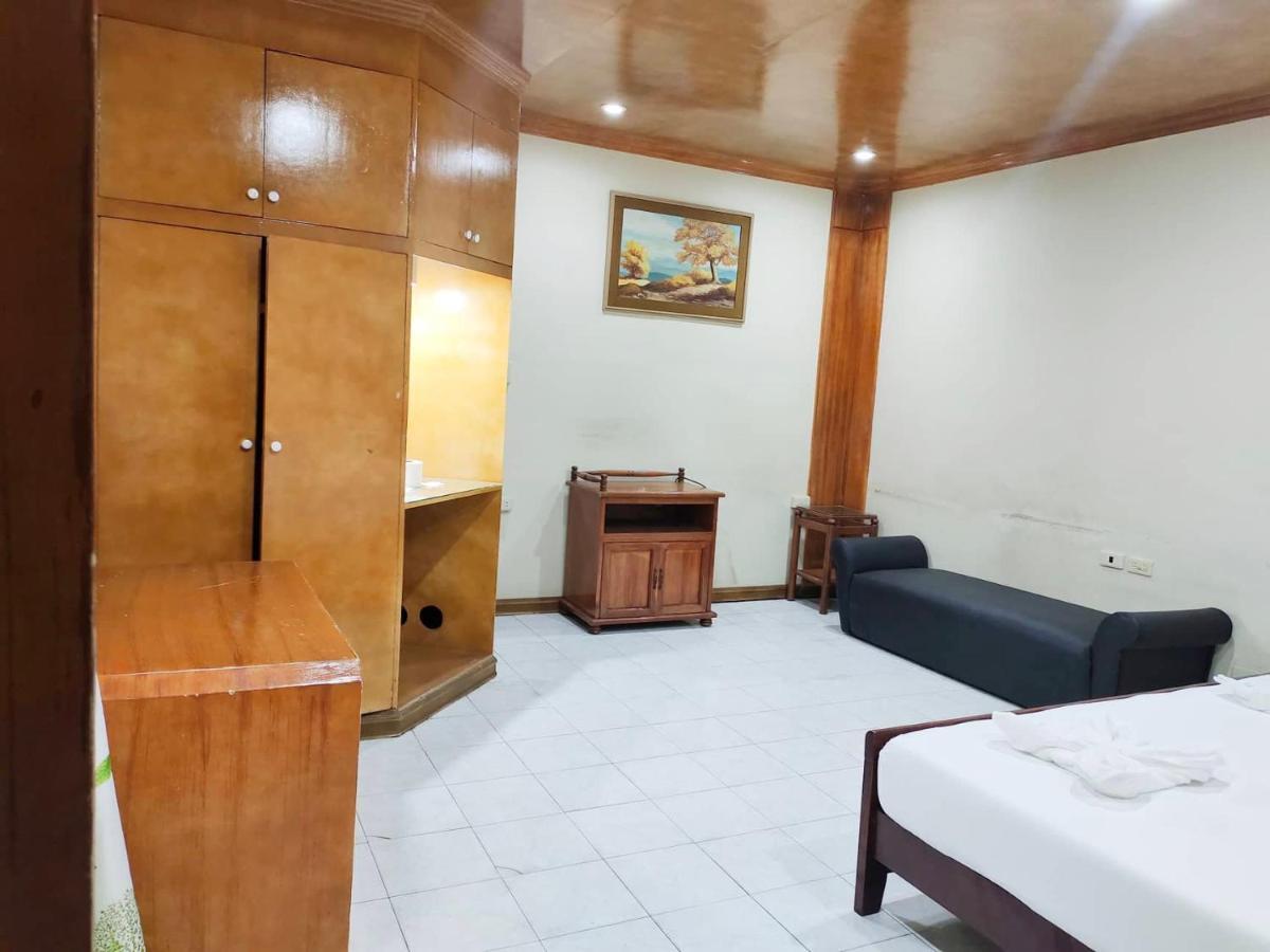 Parkview Hotel Кагаян де Оро Екстериор снимка