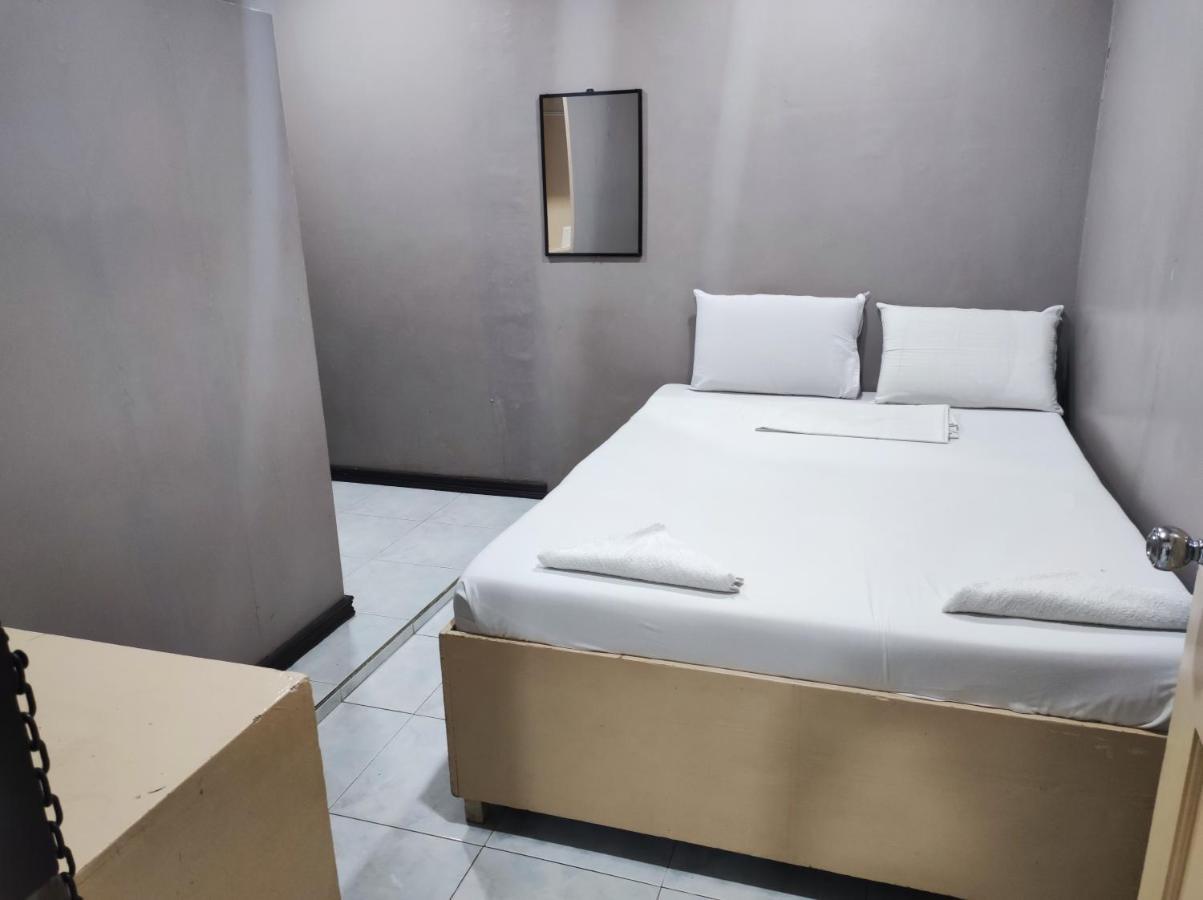 Parkview Hotel Кагаян де Оро Екстериор снимка